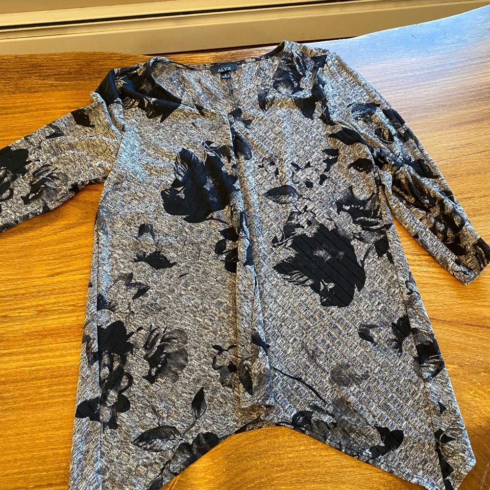 Black Floral 3/4 dress shirt